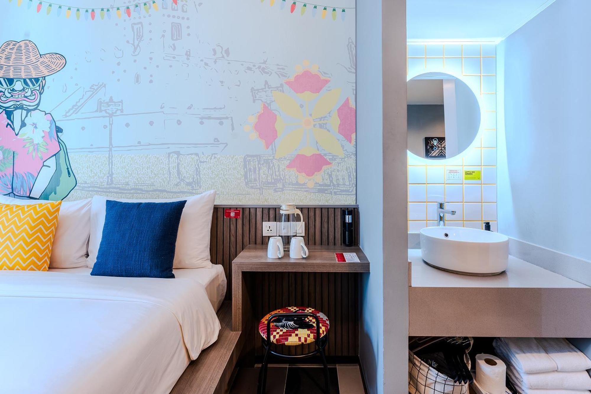 Lyf Sukhumvit 8 Bangkok Hotel Bagian luar foto